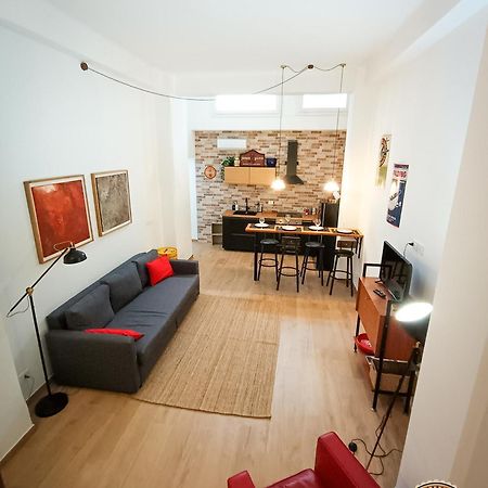 Bed And Gears - Industrial Design Loft Apartment Bari Exterior photo
